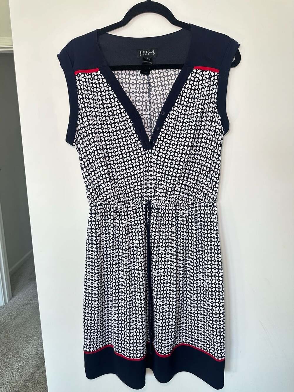 Enfocus Studio Women's Navy Blue & White Geometric Print Sleeveless Dress with R